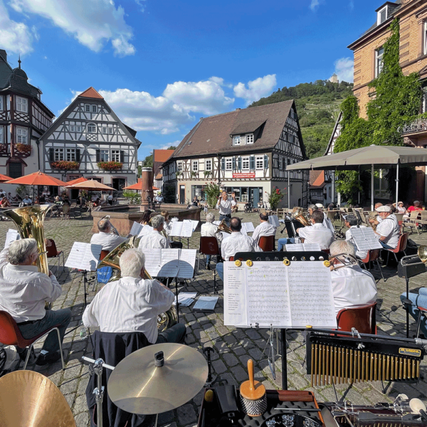 Überraschungskonzert der Stadtkapelle auf dem Heppenheimer Marktplatz