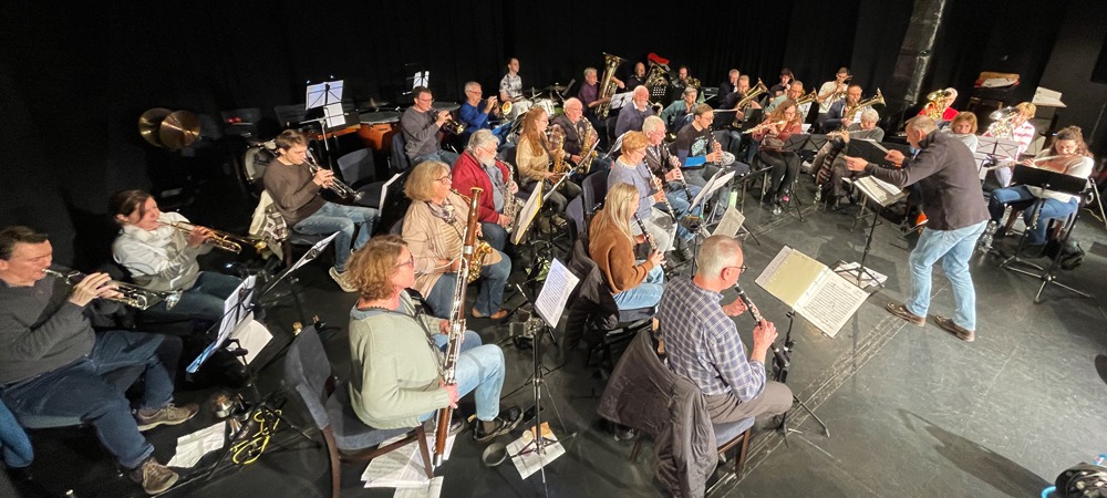 Probe der Stadtkapelle Heppenheim unter der Leitung ihres Dirigenten Wilco Grootenboer im Halben Mond.
