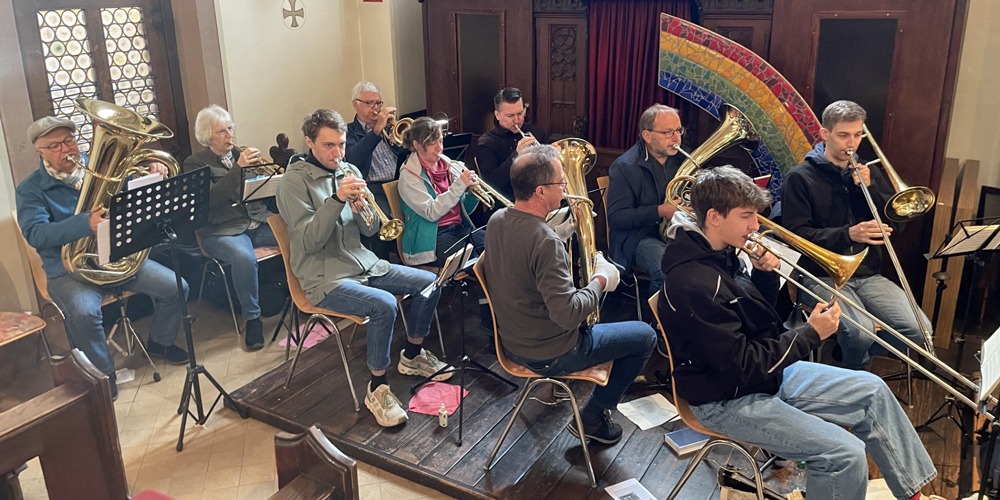 Die Blechbläser der Stadtkapelle Heppenheim begleiten musikalisch den Gottesdienst an Christi Himmelfahrt