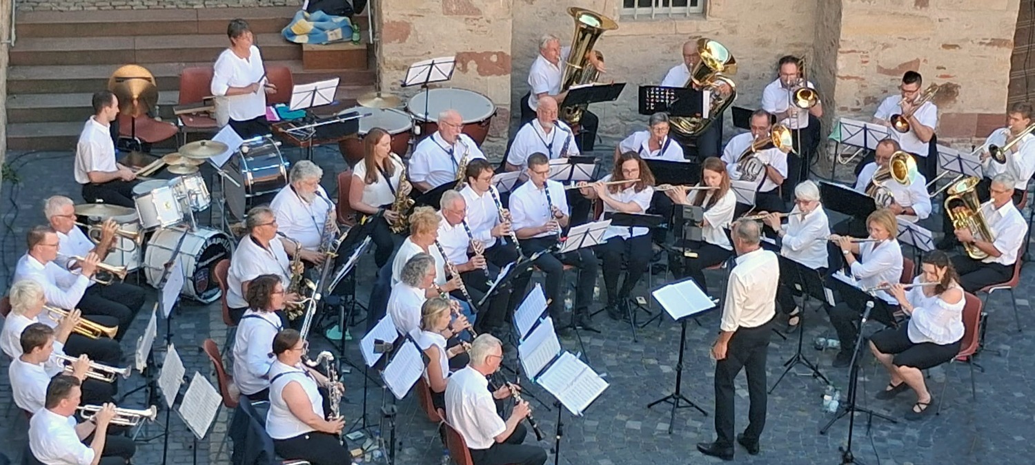 Das beste zum Schluss: Saisonabschlusskonzert der Stadtkapelle Heppenheim im Kurmainzer Amtshof, unter der Leitung ihres Dirigenten Wilco Grootenboer